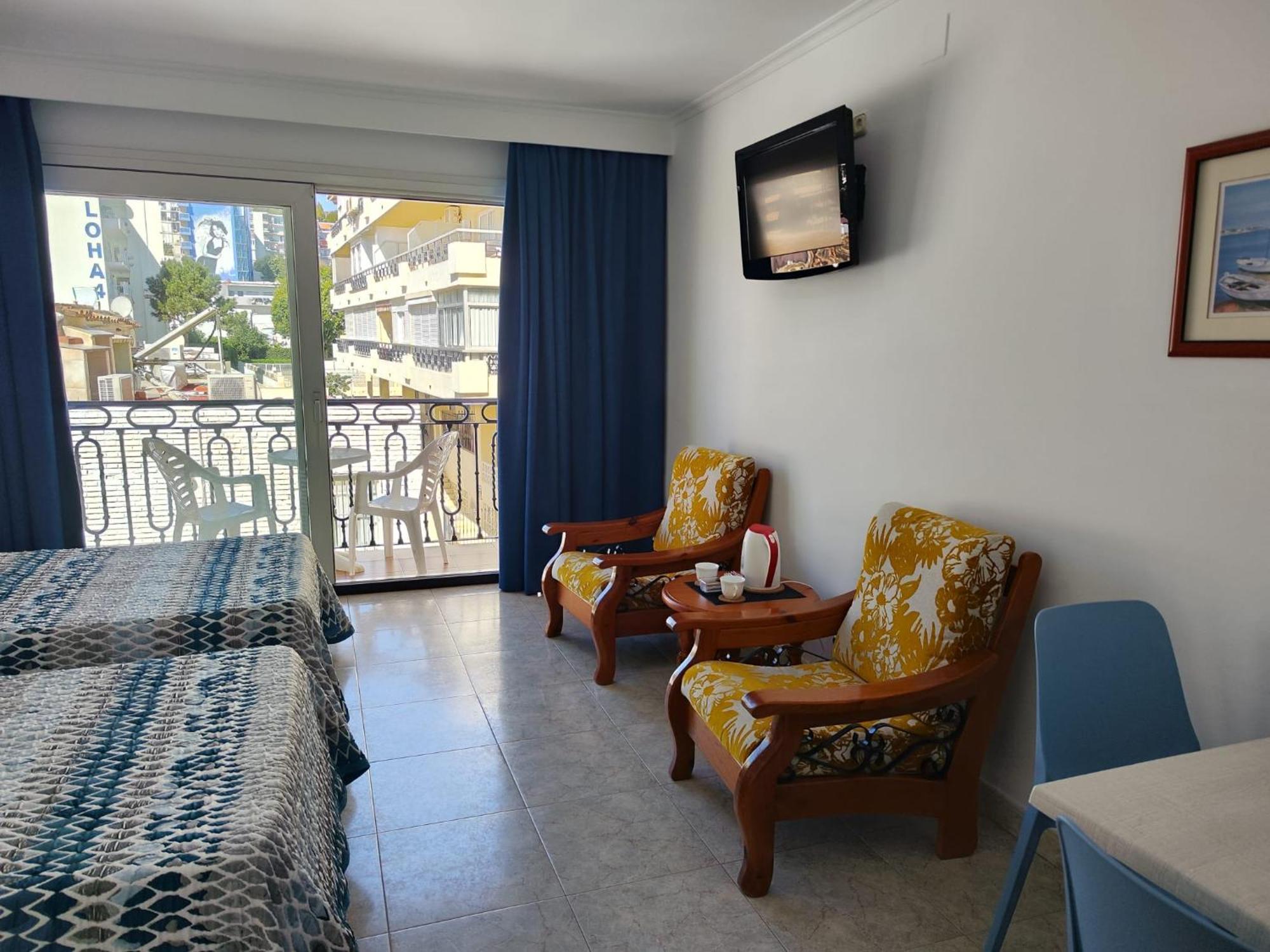 Apartamentos Leonor Carihuela Torremolinos Exterior photo