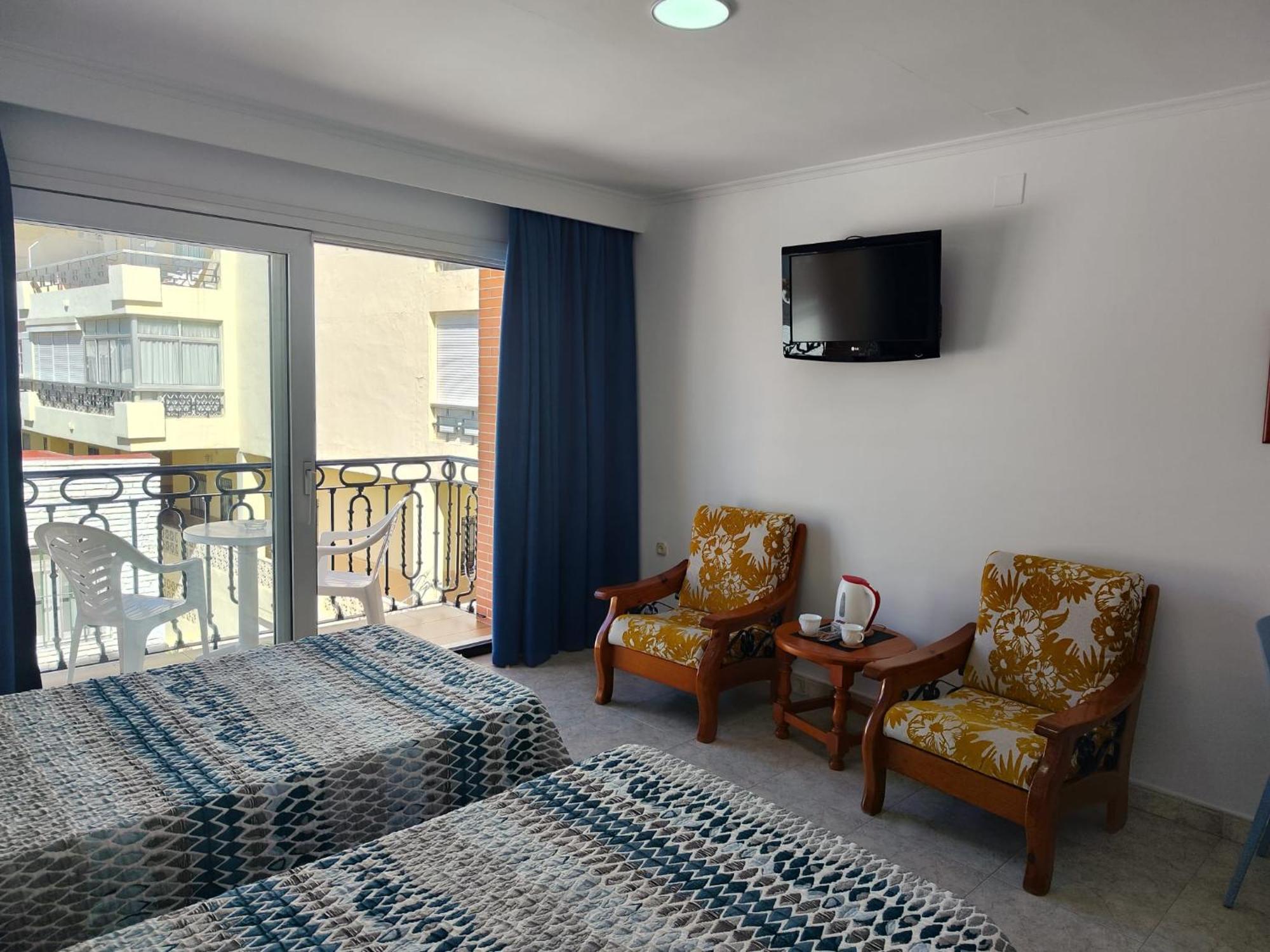 Apartamentos Leonor Carihuela Torremolinos Exterior photo
